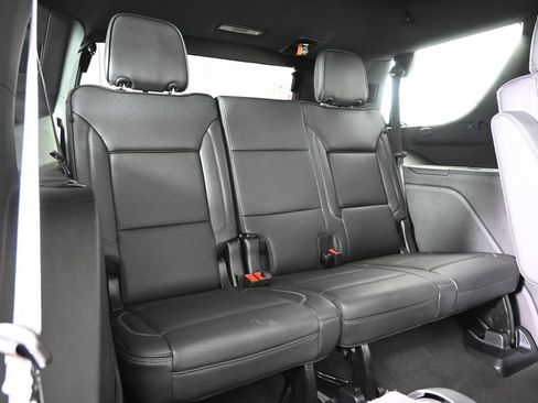 Used 2025 GMC Yukon Denali w/ Sun & Power Step Package AWD/4WD image 16