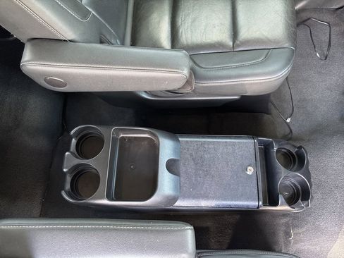 Used 2020 Chevrolet Suburban Premier image 22