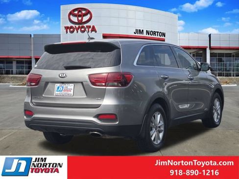 Used 2019 Kia Sorento AWD V6 image 7