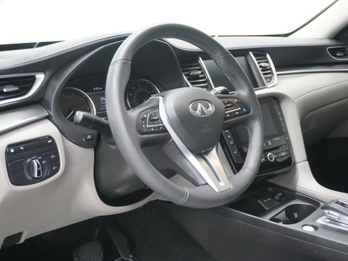 Used 2023 INFINITI QX50 Luxe FWD image 10