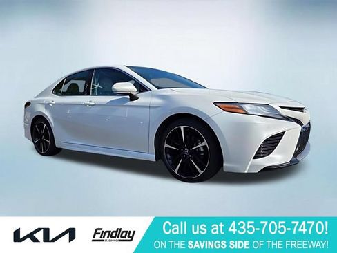 Used 2018 Toyota Camry XSE FWD image 2