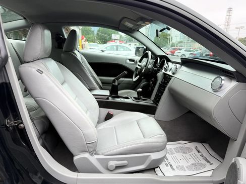 Used 2009 Ford Mustang Premium RWD image 25