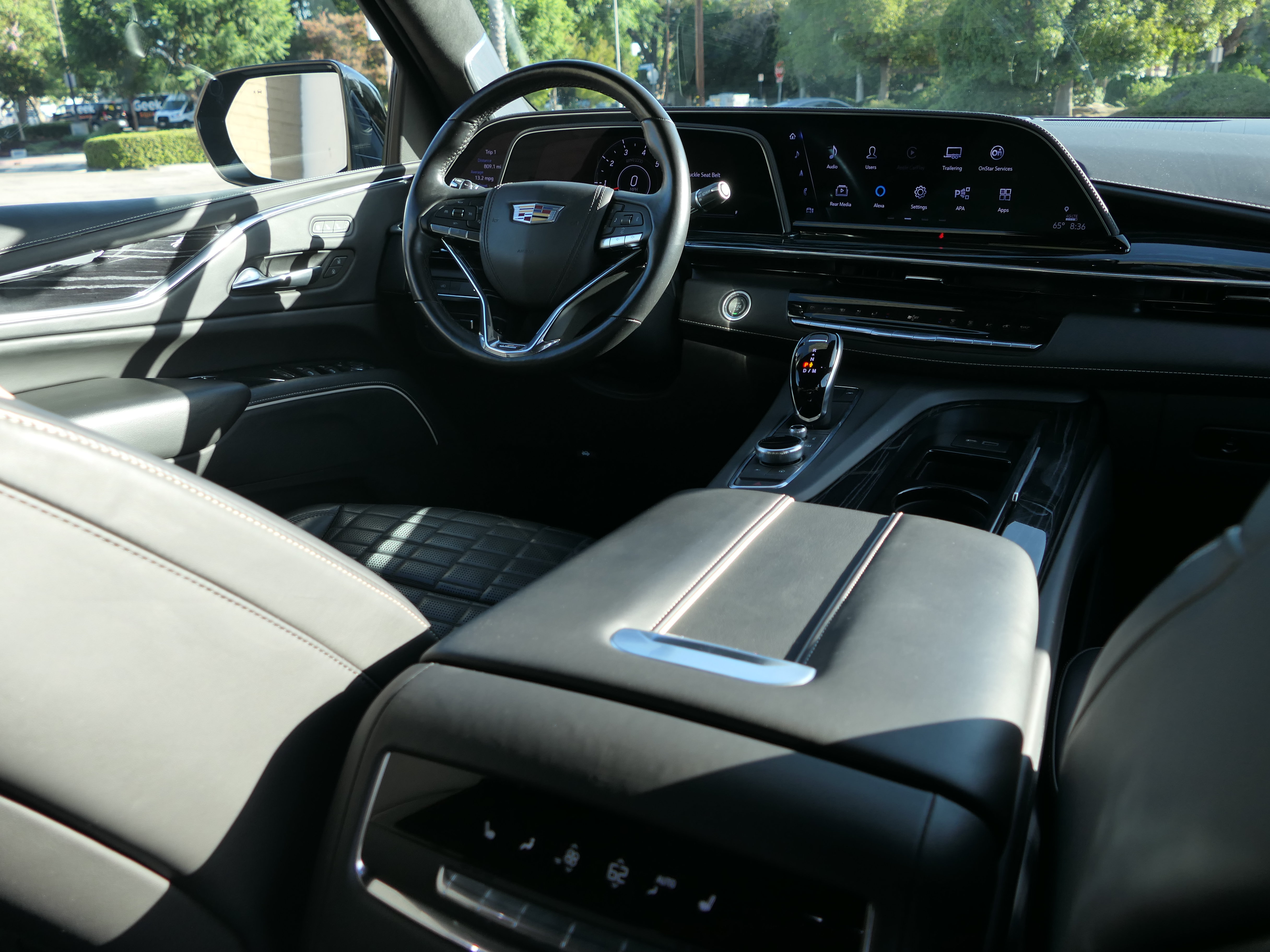 Used 2023 Cadillac Escalade ESV V AWD/4WD image 28