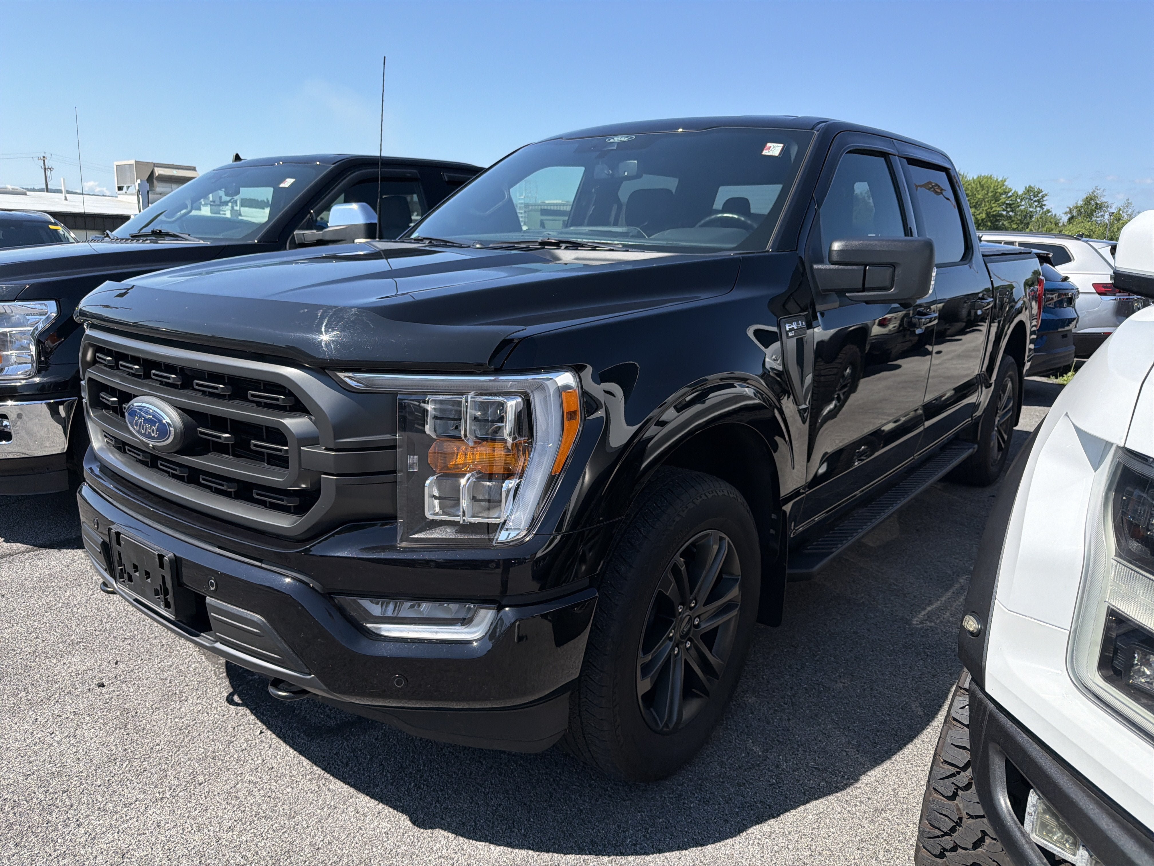 Used 2022 Ford F150 XLT w/ Equipment Group 302A High AWD/4WD image 4