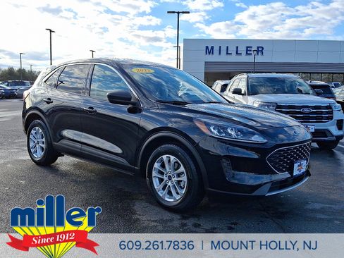 Certified 2022 Ford Escape SE w/ Convenience Package image 1