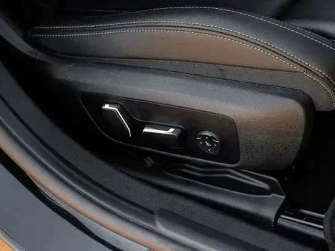 Used 2024 BMW 330i Sedan image 42