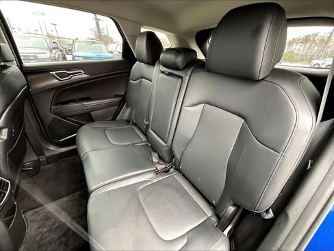 Used 2023 Kia Sportage EX image 14