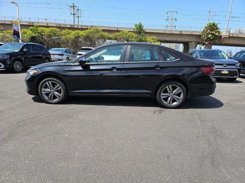 Used 2023 Volkswagen Jetta SE FWD image 8