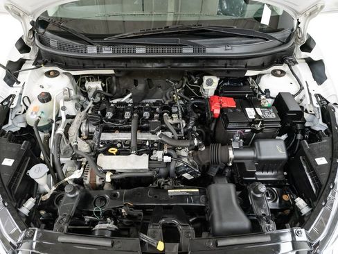 Used 2021 Nissan Kicks S image 3