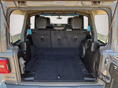 Used 2023 Jeep Wrangler Unlimited Sahara AWD/4WD image 14