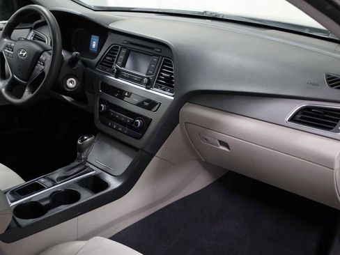 Used 2015 Hyundai Sonata SE w/ Option Group 02 image 6