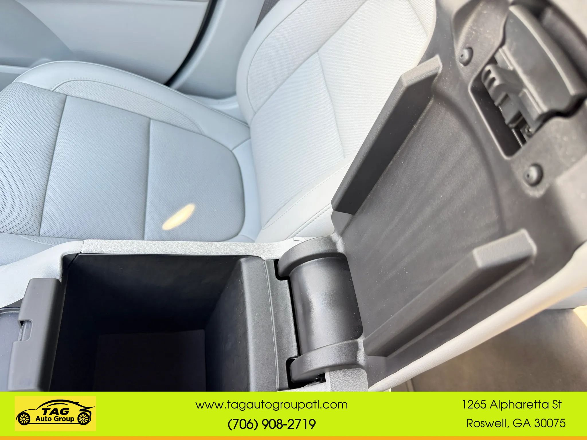 Used 2020 GMC Acadia SLT w/ Driver Alert Package II FWD image 25