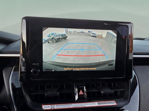 Used 2025 Toyota Corolla SE image 14