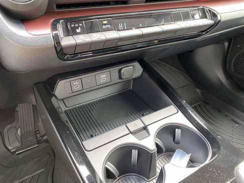 New 2026 Toyota Prius Plug-In Hybrid FWD image 8