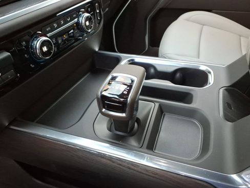 New 2026 GMC Sierra 1500 SLT w/ SLT Premium Plus Package image 15