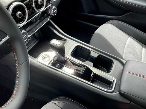 New 2025 Nissan Sentra SR w/ Midnight Edition image 14