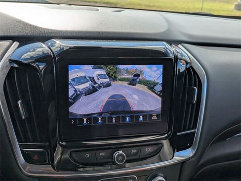 Used 2021 Chevrolet Traverse LT w/ LT Premium Package image 26