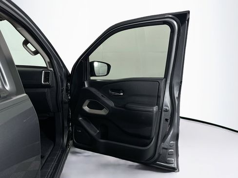 Used 2024 Nissan Frontier SV w/ SV Convenience Package image 30