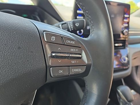 Used 2022 Hyundai Ioniq SE FWD image 14