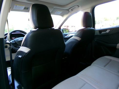 Used 2020 Ford Escape SEL AWD/4WD image 16