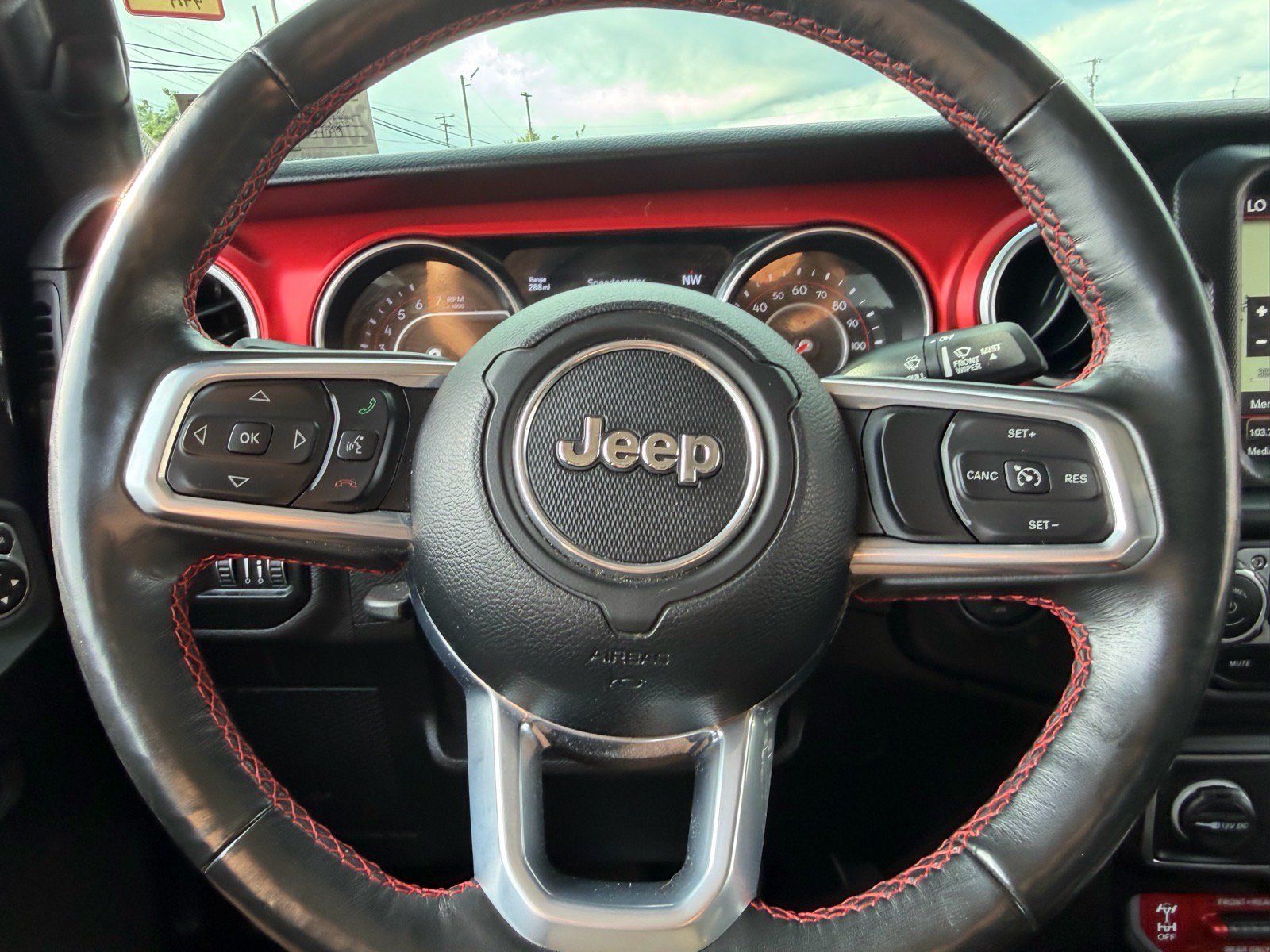 Used 2021 Jeep Gladiator Rubicon AWD/4WD image 14