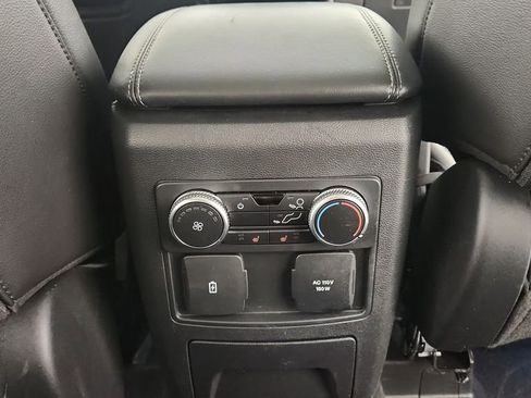 Used 2022 Ford Explorer Limited w/ Equipment Group 301A AWD/4WD image 27
