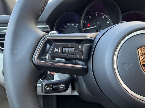 New 2026 Porsche Macan image 32
