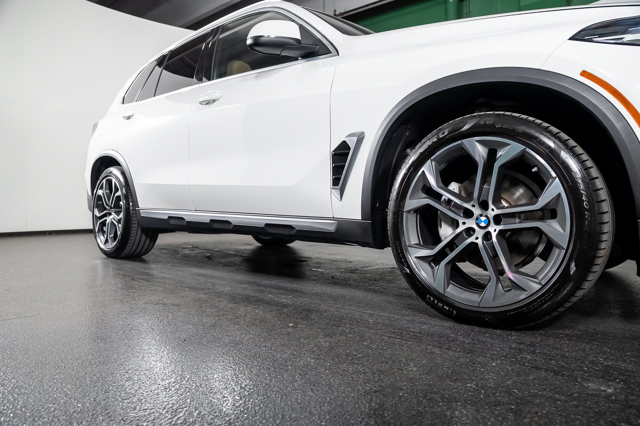 Used 2024 BMW X5 sDrive40i RWD image 37