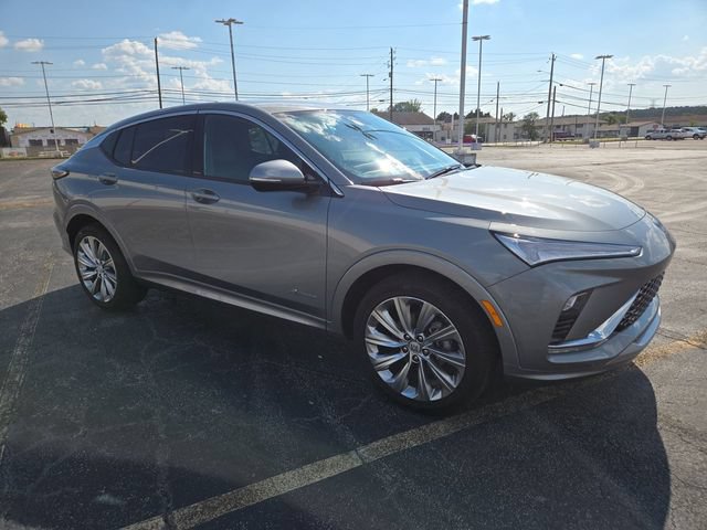 Used 2025 Buick Envista Avenir FWD image 2