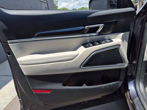 Used 2025 Kia Telluride S FWD image 10