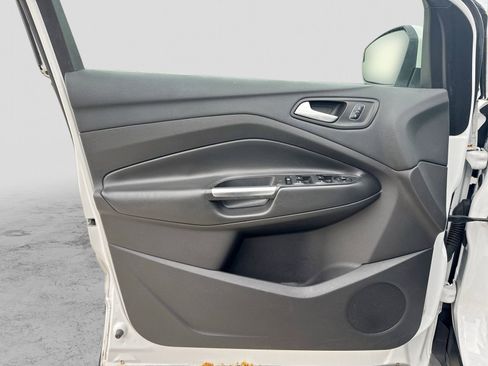Used 2017 Ford Escape SE FWD image 31