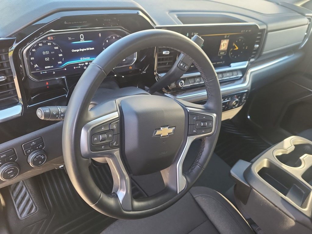 Used 2024 Chevrolet Silverado 1500 LT AWD/4WD image 16