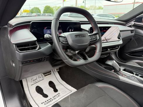 Used 2025 Dodge Charger Daytona Scat Pack w/ Track Pack AWD/4WD image 21