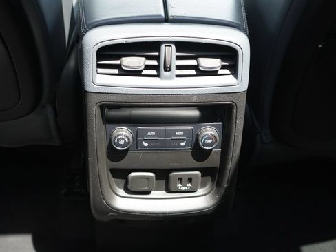 Used 2019 Buick Envision Premium w/ Driver Confidence Package AWD/4WD image 32