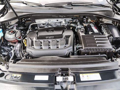 Used 2021 Volkswagen Tiguan SE image 26