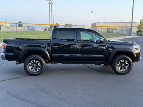 Used 2021 Toyota Tacoma TRD Off-Road w/ Technology Package AWD/4WD image 5
