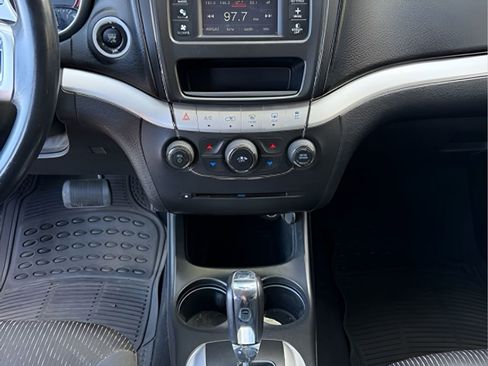 Used 2016 Dodge Journey SE w/ Flexible Seating Group image 21