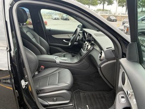 Used 2021 Mercedes-Benz GLC 300 4MATIC w/ AMG Line image 26