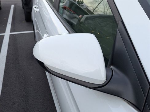 Used 2019 Hyundai Elantra SE image 10