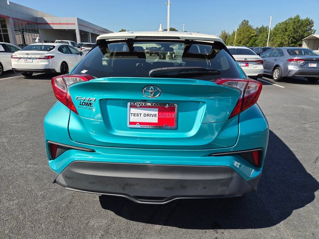 Used 2018 Toyota C-HR XLE FWD image 10