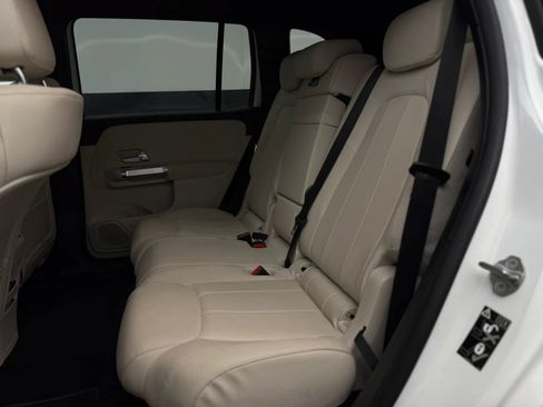 Used 2022 Mercedes-Benz GLB 250 4MATIC image 29