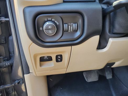 Used 2019 RAM 1500 Big Horn AWD/4WD image 29