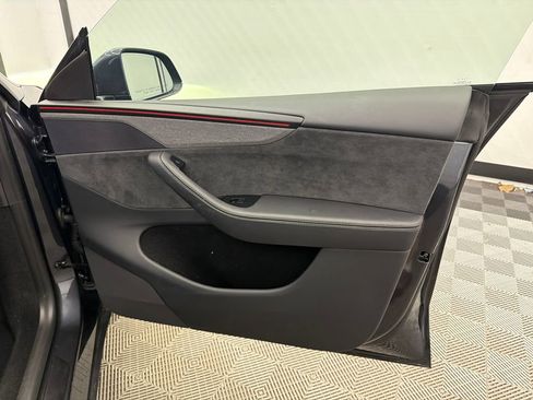 Used 2026 Tesla Model Y Long Range image 15