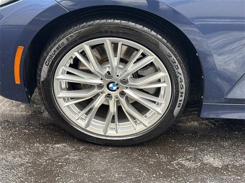 Used 2023 BMW 330i xDrive Sedan w/ Premium Package image 11