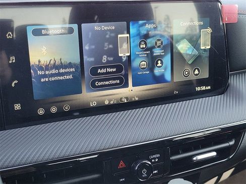 New 2026 Nissan Kicks SR w/ SR Premium Package FWD image 10