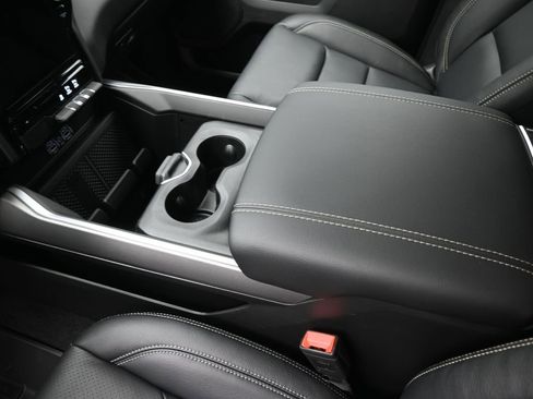 New 2026 RAM 1500 4x4 Crew Cab image 31