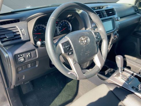 Used 2017 Toyota 4Runner SR5 image 4