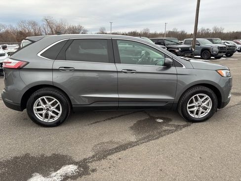 Used 2024 Ford Edge SEL image 6
