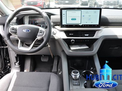 New 2026 Ford Explorer Active RWD image 12