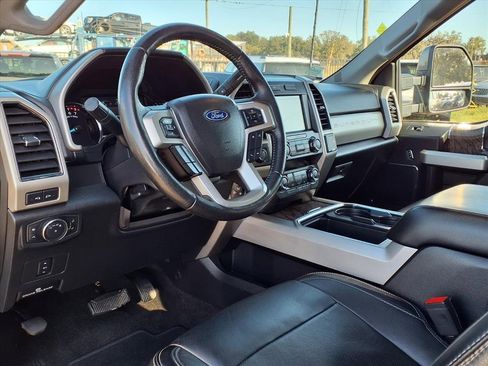 Used 2019 Ford F250 Lariat w/ Lariat Value Package image 21